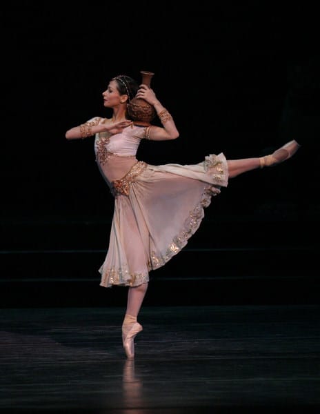 Roberta Marquez: a Tiny, Proud Nikiya